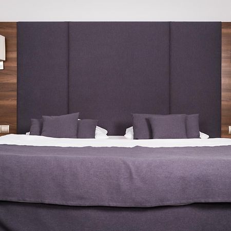 Hotel Srodmiejski Zielona Gora  Bagian luar foto
