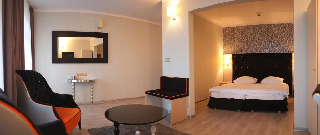 Hotel Srodmiejski Zielona Gora  Ruang foto