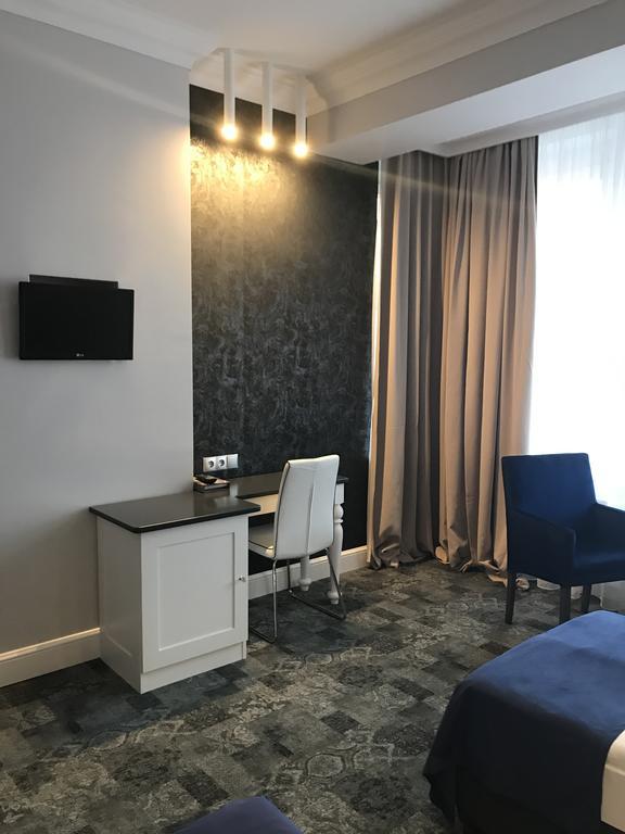 Hotel Srodmiejski Zielona Gora  Bagian luar foto