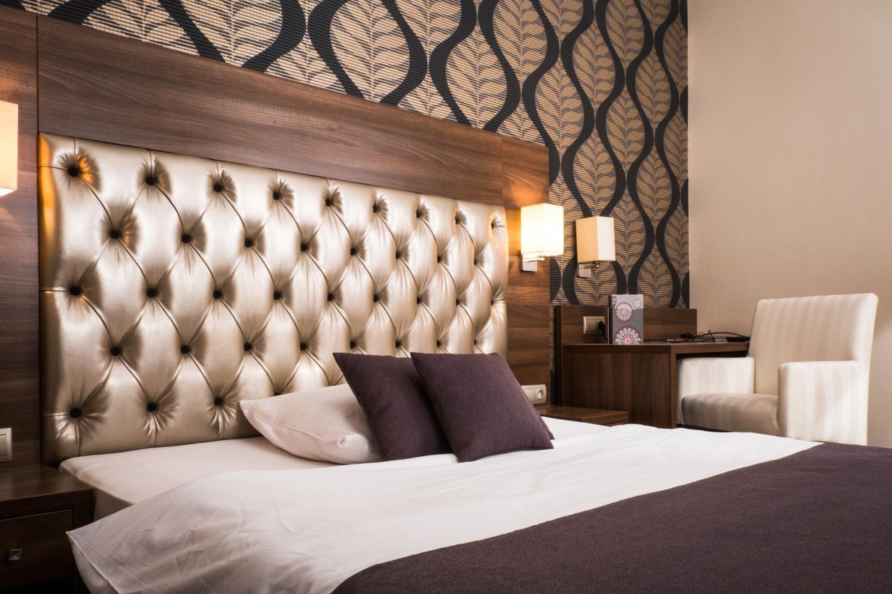 Hotel Srodmiejski Zielona Gora  Bagian luar foto