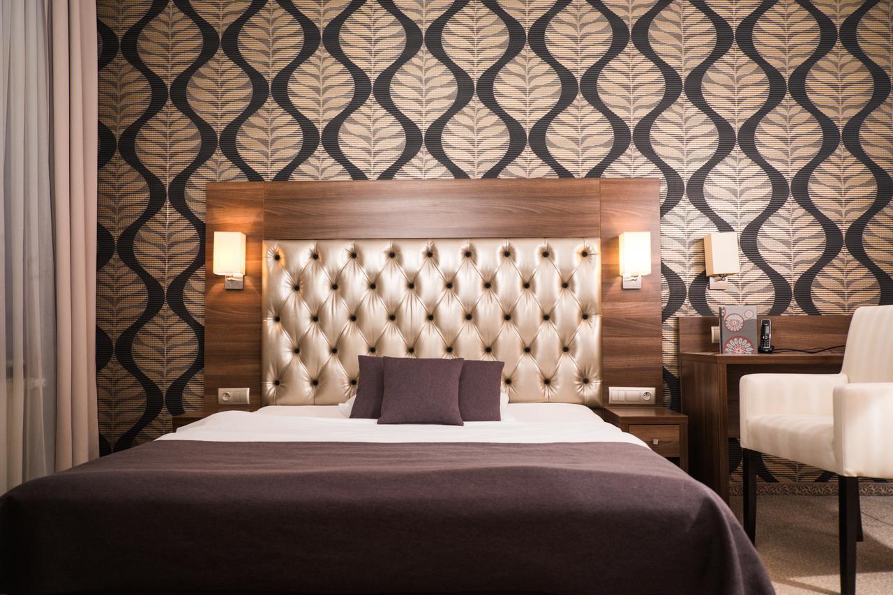 Hotel Srodmiejski Zielona Gora  Bagian luar foto