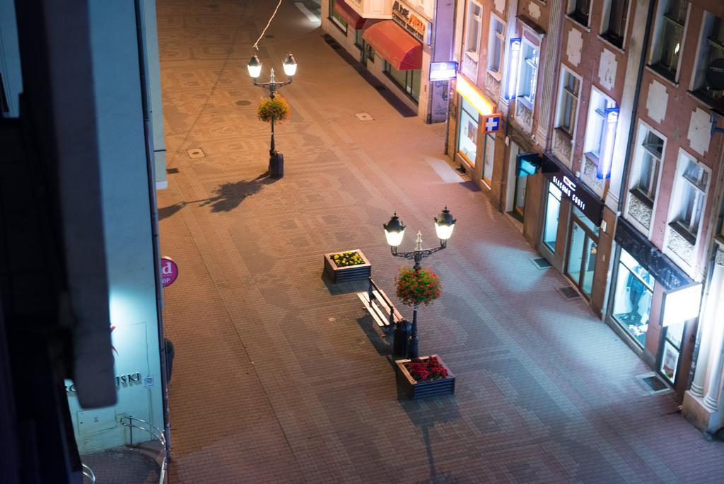 Hotel Srodmiejski Zielona Gora  Bagian luar foto